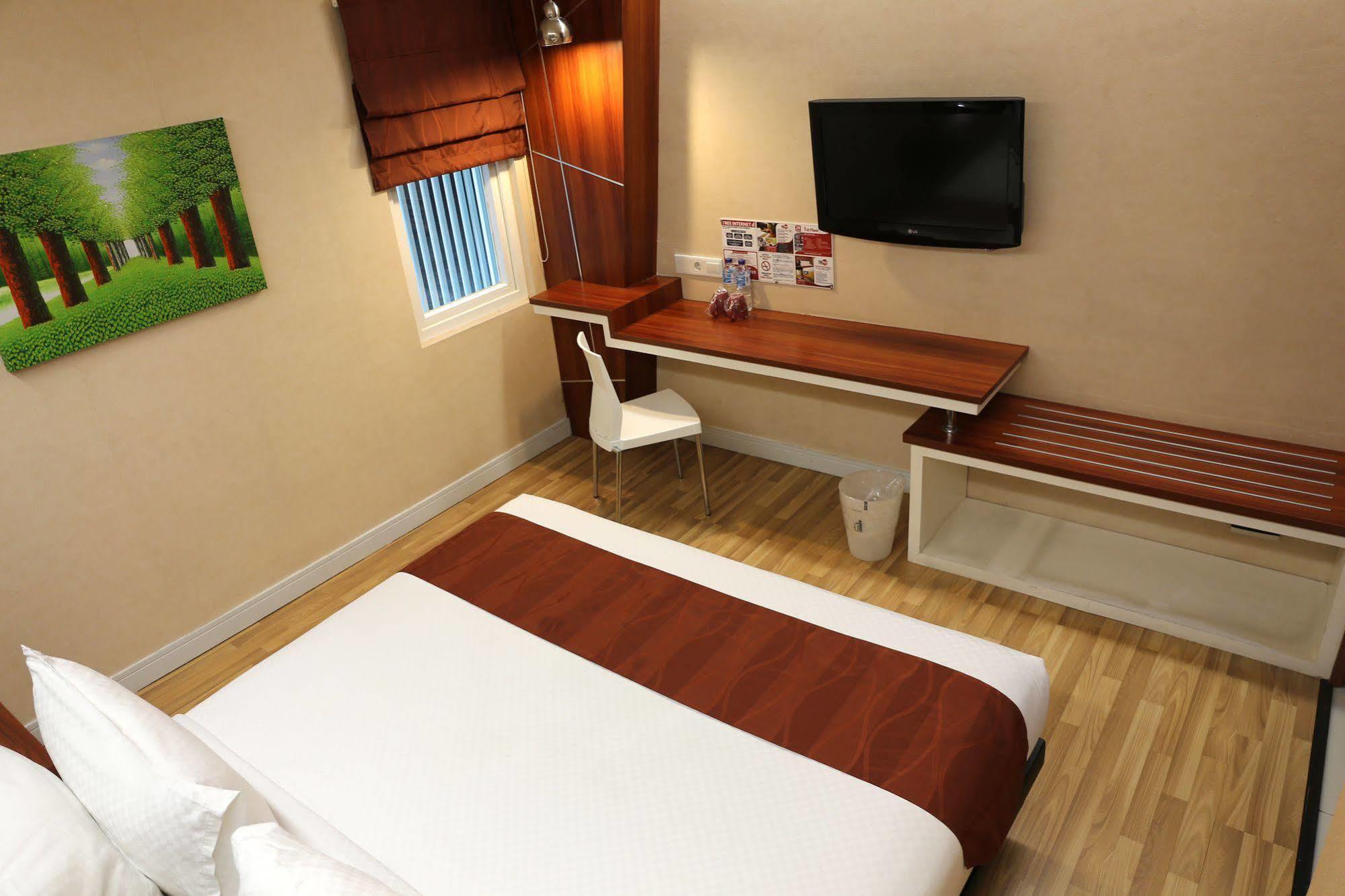 Citihub Hotel Jogyakarta Zewnętrze zdjęcie
